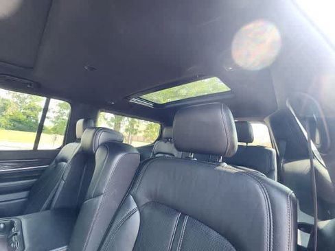 Used 2022 Jeep Wagoneer Series III w/ Premium Group I AWD/4WD image 23
