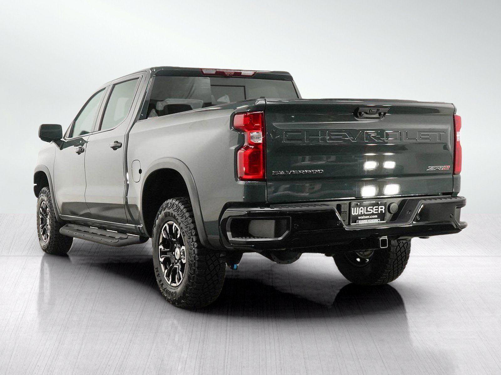 Used 2025 Chevrolet Silverado 1500 ZR2 w/ Technology Package AWD/4WD image 4