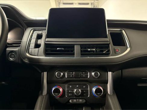 Used 2024 GMC Yukon XL SLE AWD/4WD image 24