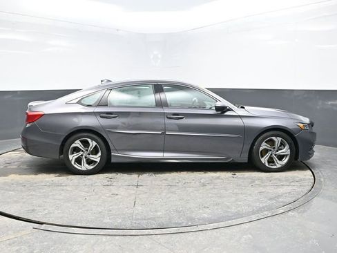 Used 2018 Honda Accord Sport image 8