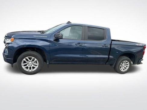 Used 2022 Chevrolet Silverado 1500 RST image 2