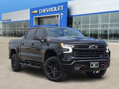 Used 2024 Chevrolet Silverado 1500 LT Trail Boss w/ Convenience Package II AWD/4WD image 1