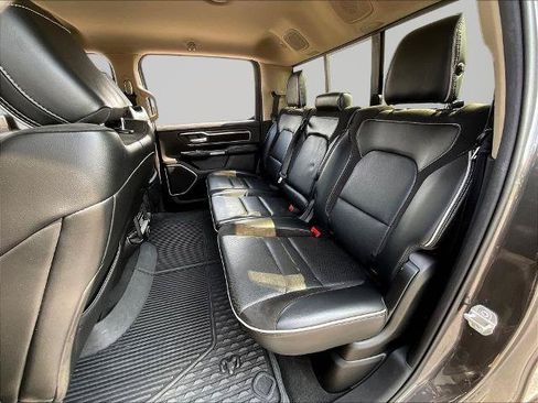 Used 2019 RAM 1500 Laramie AWD/4WD image 23