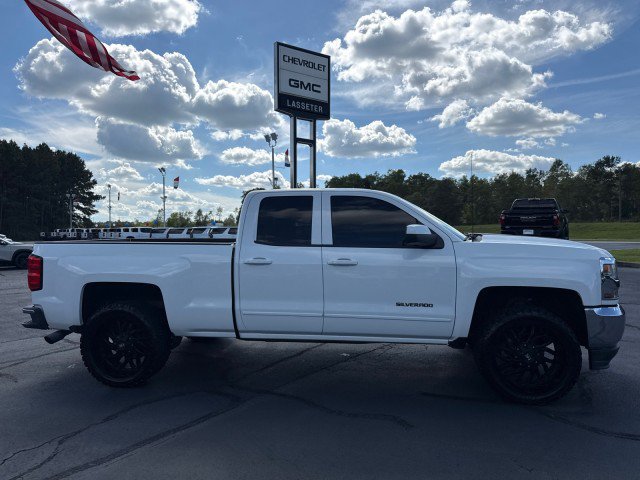 Used 2018 Chevrolet Silverado 1500 LT RWD image 2