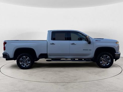 Used 2022 Chevrolet Silverado 2500 LTZ AWD/4WD image 6