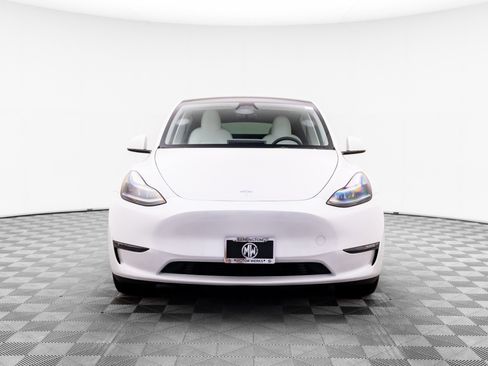 Used 2023 Tesla Model Y 2WD image 9