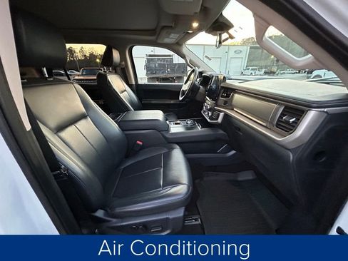 Used 2022 Ford Expedition XLT image 27