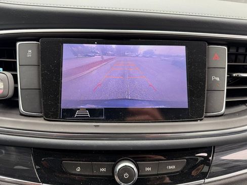 Used 2020 Buick Enclave Essence FWD image 33