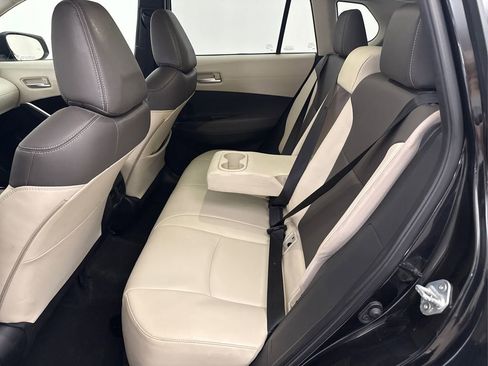 Used 2022 Toyota Corolla Cross XLE FWD image 24
