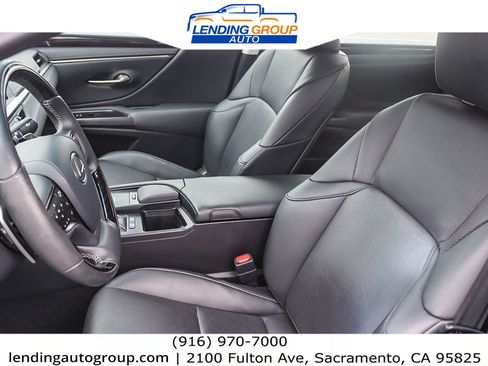 Used 2019 Lexus ES 300h image 17