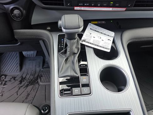 New 2026 Toyota Sienna XLE FWD image 29