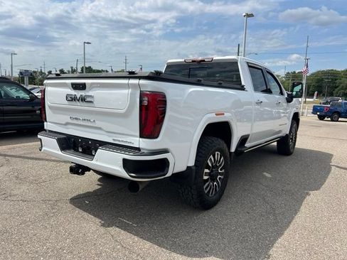 Used 2024 GMC Sierra 3500 Denali Ultimate AWD/4WD image 4
