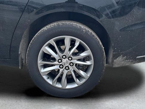 Used 2023 Buick Enclave Avenir image 25