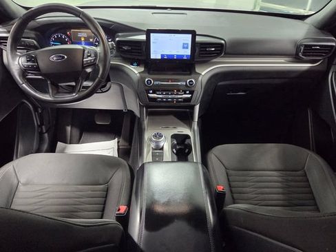 Used 2020 Ford Explorer XLT RWD image 9