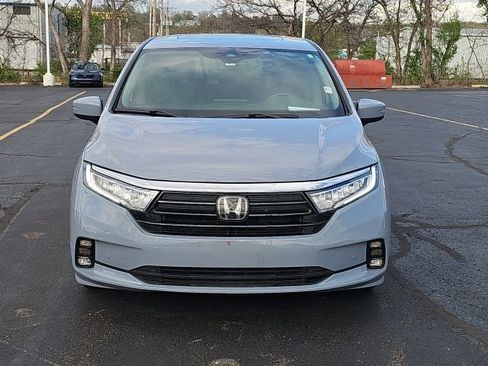 Used 2023 Honda Odyssey Touring image 2