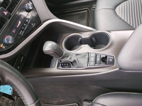 Used 2023 Toyota Camry SE image 13