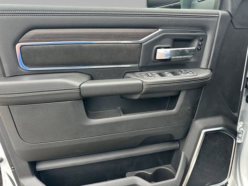 New 2026 RAM 2500 Laramie AWD/4WD image 16
