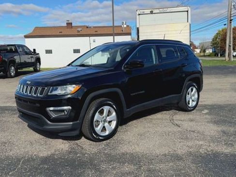 Used 2018 Jeep Compass Latitude w/ Cold Weather Group AWD/4WD image 4