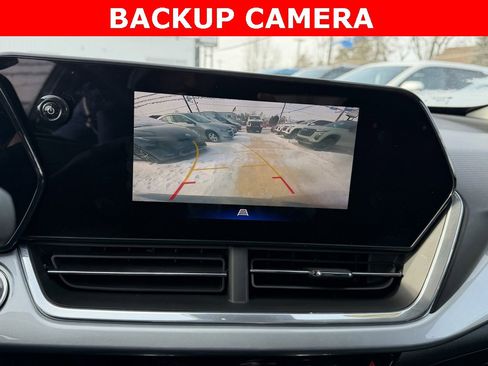 Used 2024 Chevrolet Trax LT w/ LT Convenience Package image 5