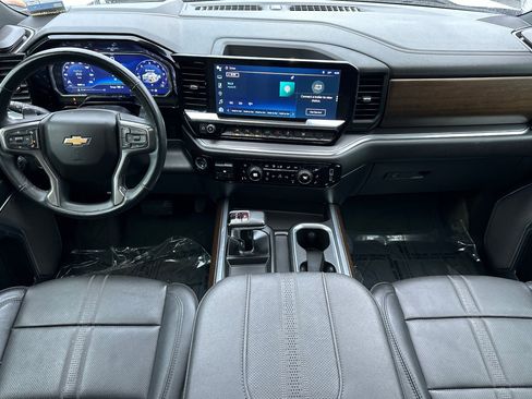 Used 2024 Chevrolet Silverado 1500 High Country w/ High Country Premium Package image 3