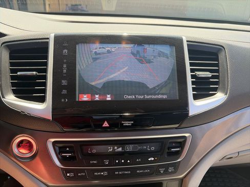 Used 2017 Honda Pilot EX image 18