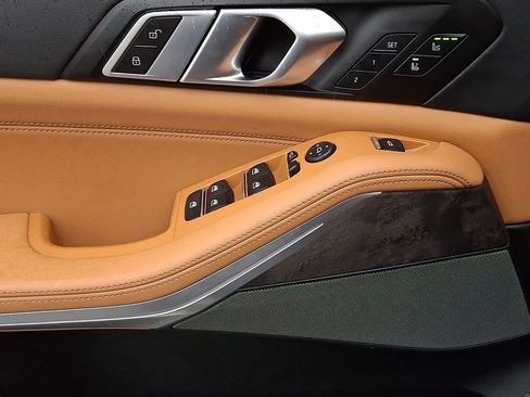 Certified 2025 BMW X5 xDrive50e w/ M Sport Package image 13