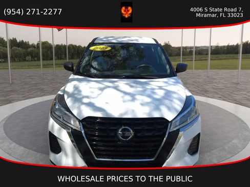 Used 2023 Nissan Kicks S FWD image 2