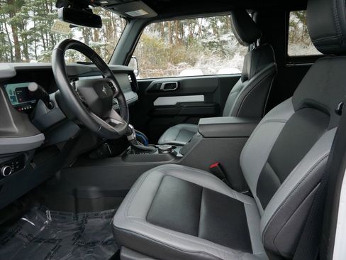 Certified 2024 Ford Bronco Black Diamond image 12