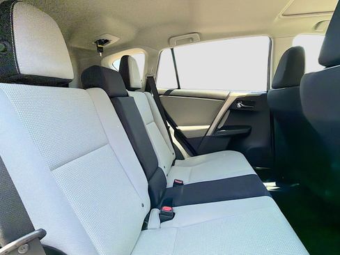 Used 2018 Toyota RAV4 XLE w/ All Weather Liner Package FWD image 16