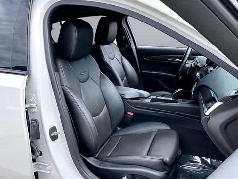 Used 2021 Cadillac CT5 V w/ Premium Package RWD image 9