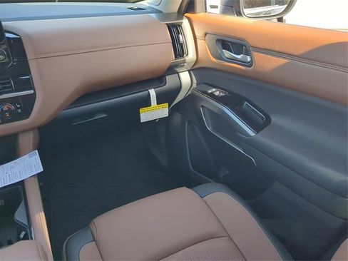 New 2025 Nissan Pathfinder Platinum w/ Cargo Package image 16