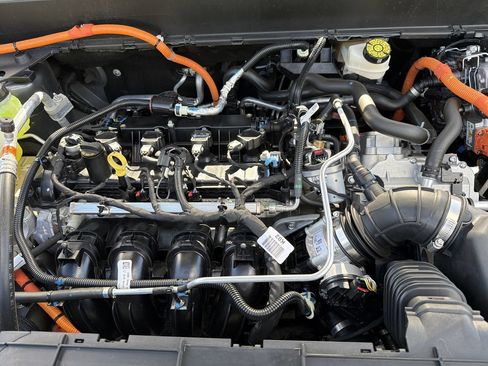 Certified 2025 Ford Maverick XLT FWD image 11