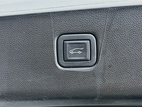 Used 2024 Chevrolet Blazer LT w/ Convenience Package FWD image 31