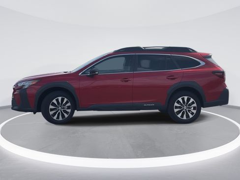 Used 2025 Subaru Outback Limited w/ Tech Package 3 AWD/4WD image 4