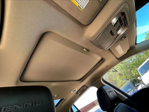 Used 2019 GMC Acadia Denali image 14