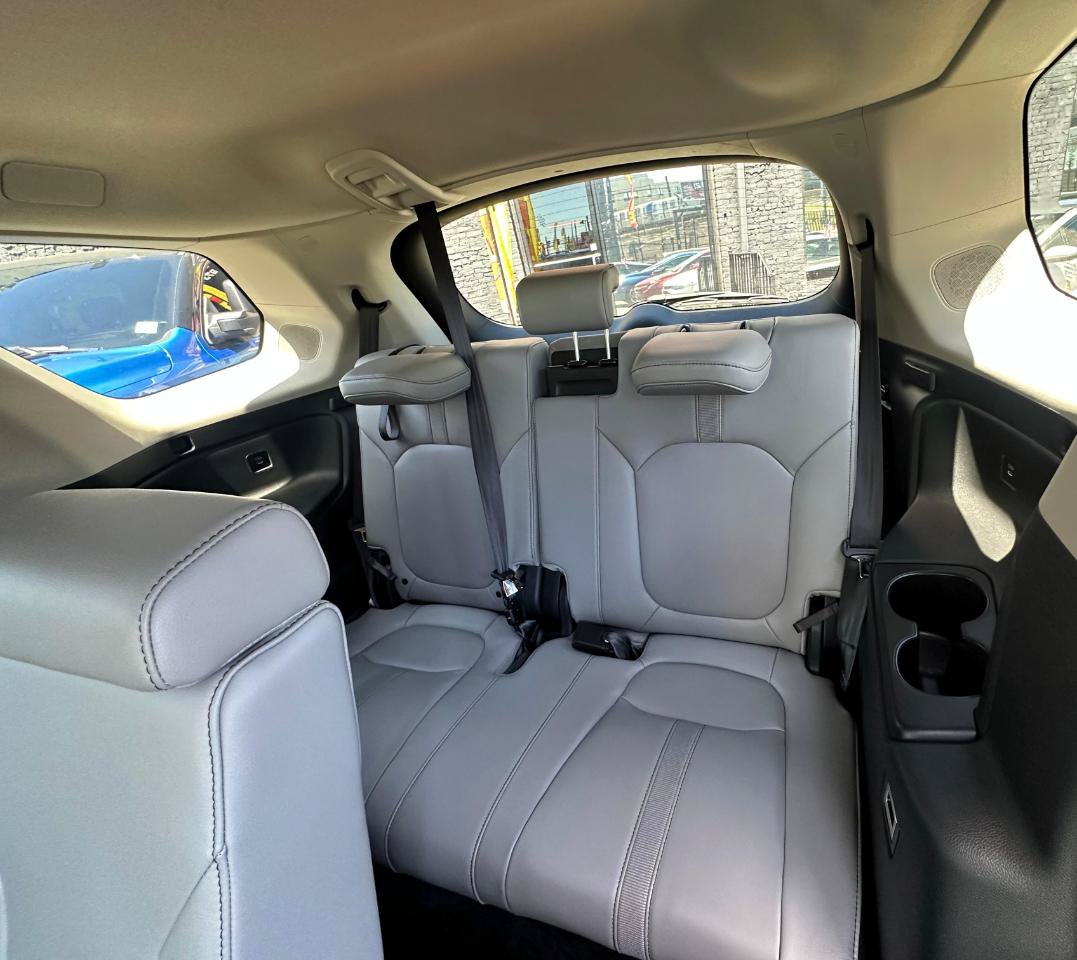 Used 2025 Honda Pilot Touring image 28