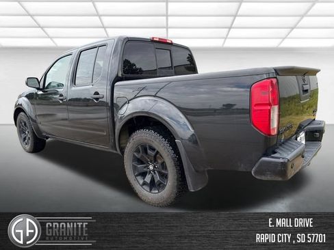 Used 2021 Nissan Frontier SV w/ Midnight Edition Floor Mats AWD/4WD image 3
