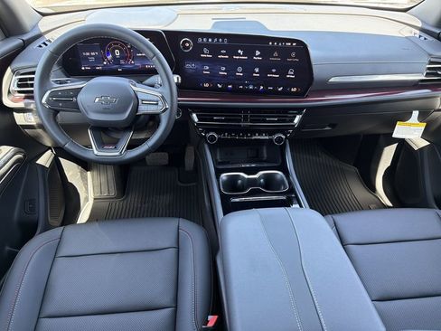 New 2026 Chevrolet Traverse Z71 w/ Driver Confidence Package AWD/4WD image 2