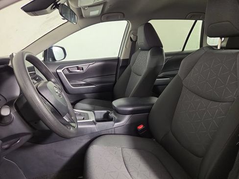 Used 2025 Toyota RAV4 XLE AWD/4WD image 13