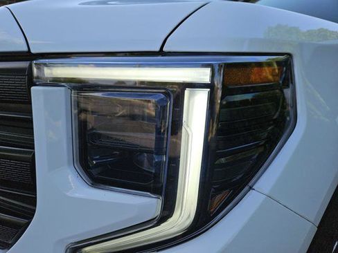 Used 2023 GMC Sierra 1500 Pro w/ Pro Value Package AWD/4WD image 10
