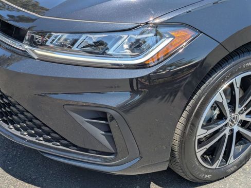 Used 2025 Volkswagen Jetta Sport FWD image 11