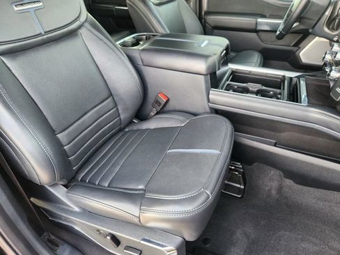 Used 2025 Ford F250 Platinum AWD/4WD image 15