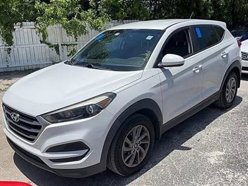 Used 2018 Hyundai Tucson SE FWD image 1