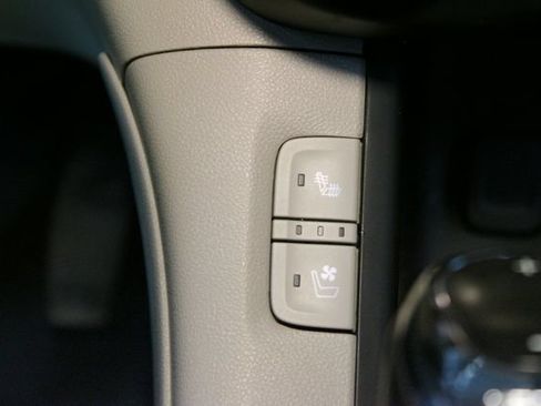Used 2019 GMC Acadia Denali AWD/4WD image 30