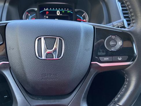 Used 2022 Honda Pilot Touring image 16