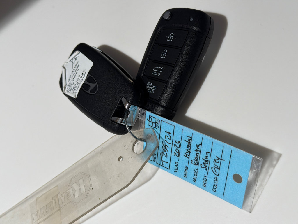 Used 2026 Hyundai Elantra SE FWD image 32