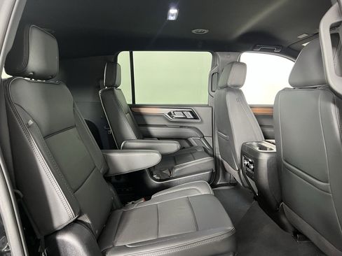 Used 2025 GMC Yukon XL Denali image 33