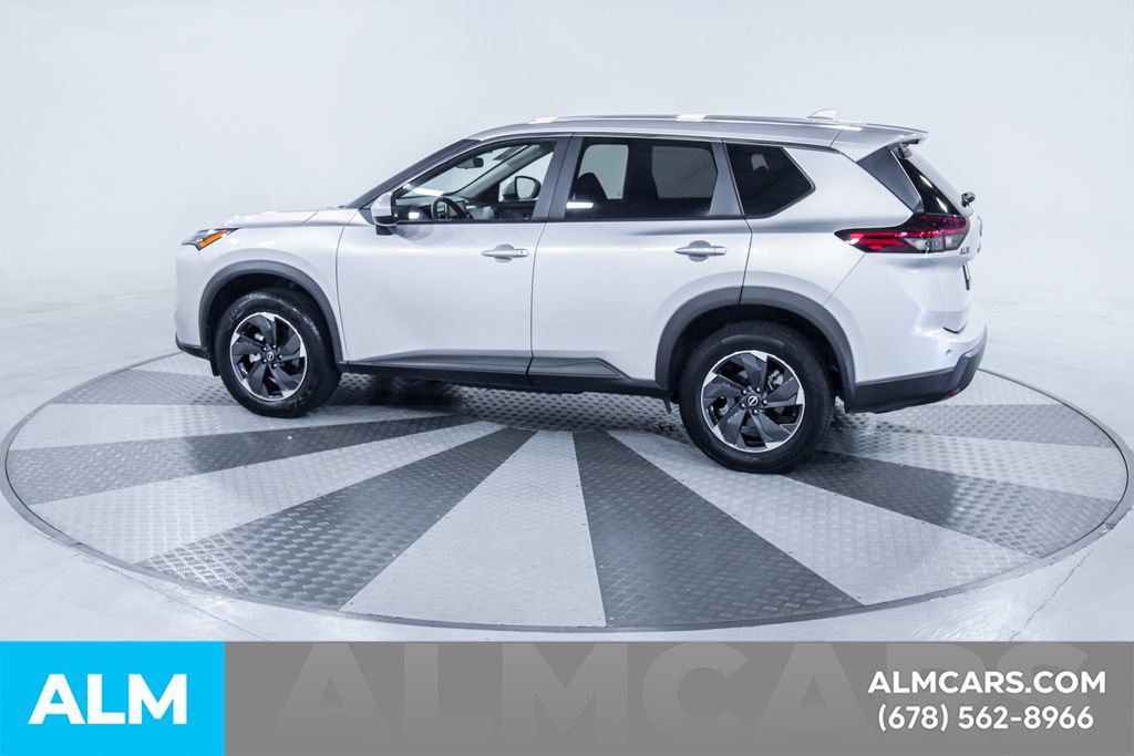 Used 2024 Nissan Rogue SV FWD image 5