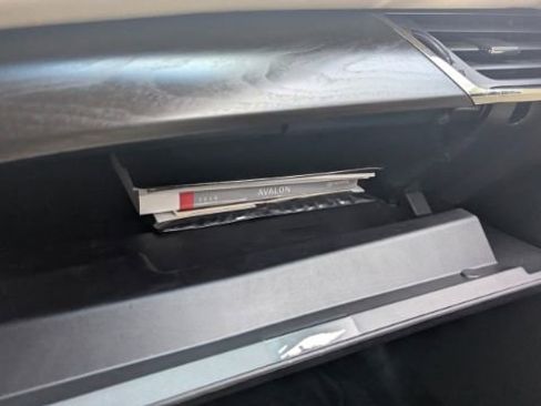 Used 2018 Toyota Avalon XLE Plus image 39