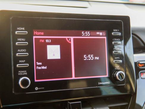 Used 2021 Toyota Camry SE image 5